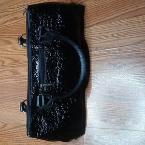 Wine Bottle‎ Purse Clutch Cougar/ Comes With Bottle Opener